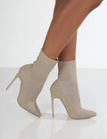 Woman heel boots