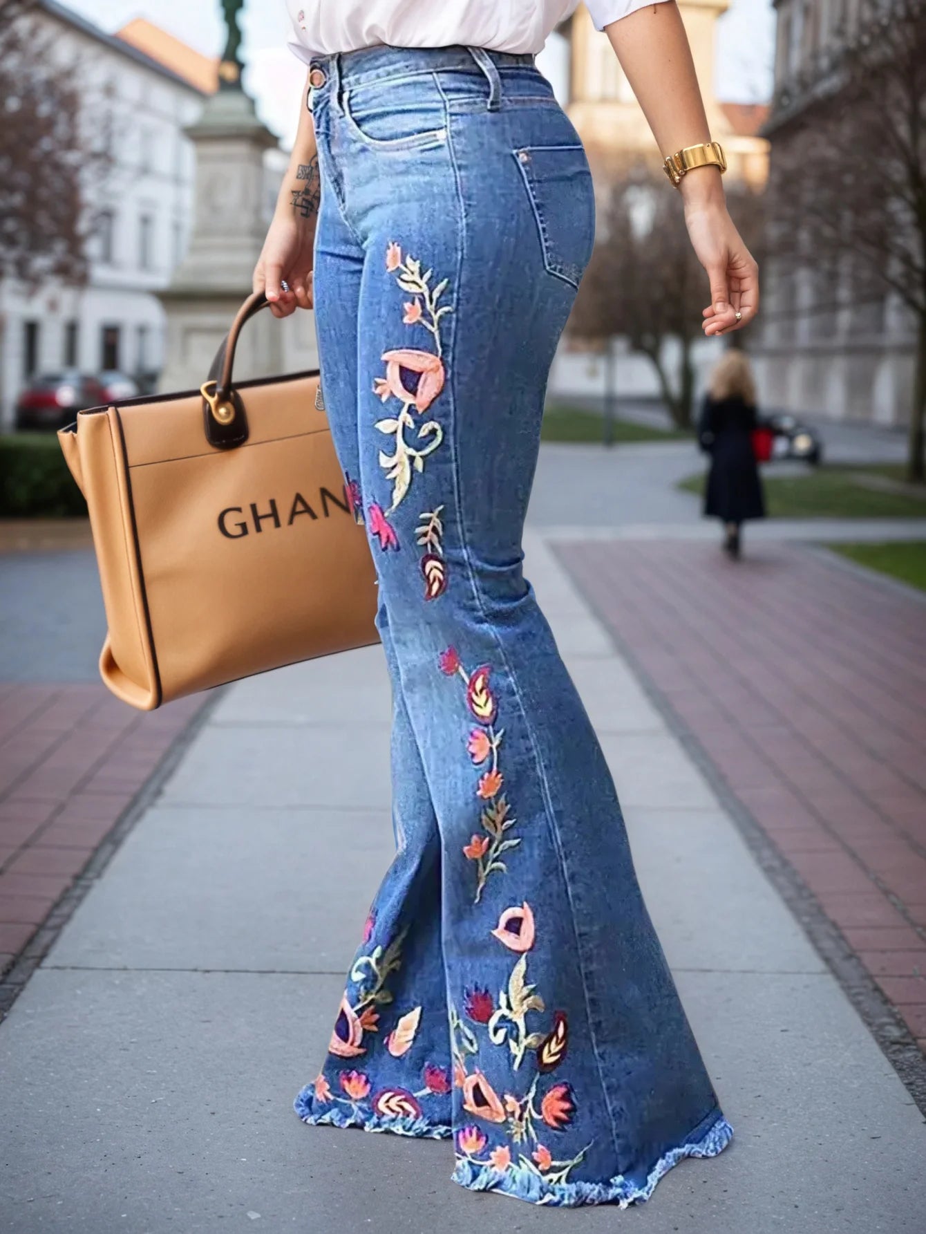 Women's High-Waisted Stretch Floral-Print Slim-Fit Denim Flare Pants, with Raw-Edge Hem and Vintage Washed Denim Finish, Sui
